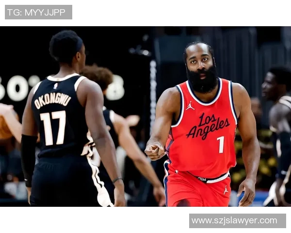 詹姆斯哈登如何在NBA赛场上重塑自己的篮球风格与职业生涯轨迹